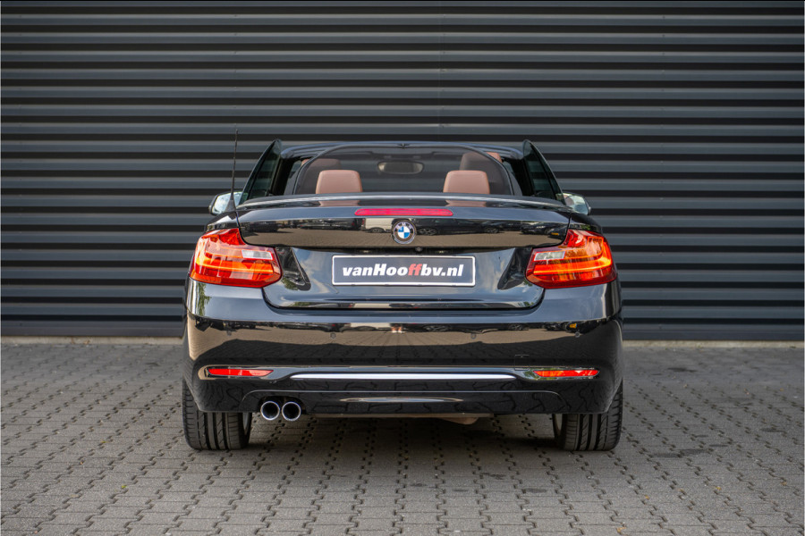 BMW 2 Serie Cabrio 220i Luxury Line Xenon - M Sport stuurwiel - Sportstoel