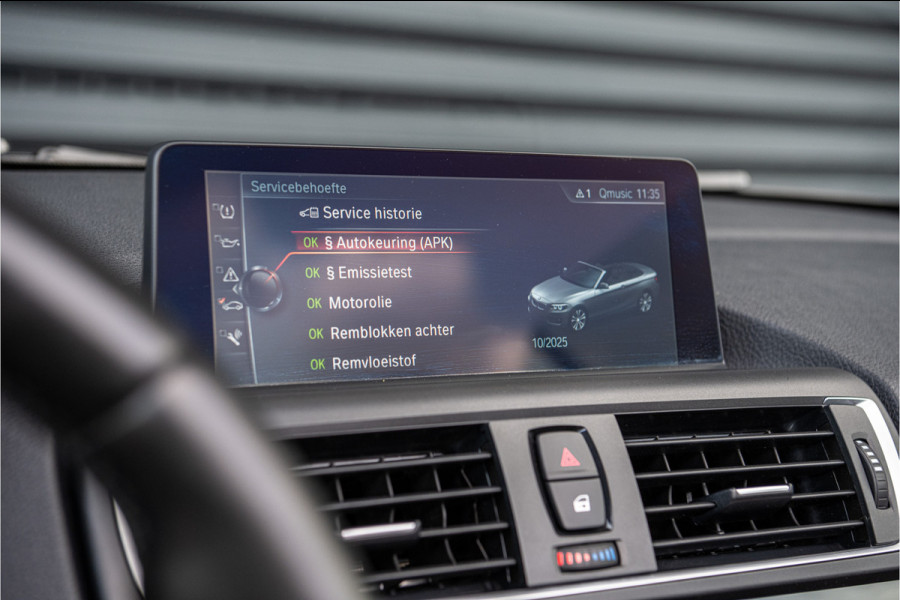BMW 2 Serie Cabrio 220i Luxury Line Xenon - M Sport stuurwiel - Sportstoel