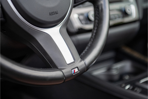 BMW 2 Serie Cabrio 220i Luxury Line Xenon - M Sport stuurwiel - Sportstoel