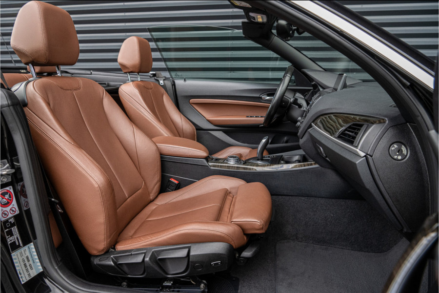 BMW 2 Serie Cabrio 220i Luxury Line Xenon - M Sport stuurwiel - Sportstoel
