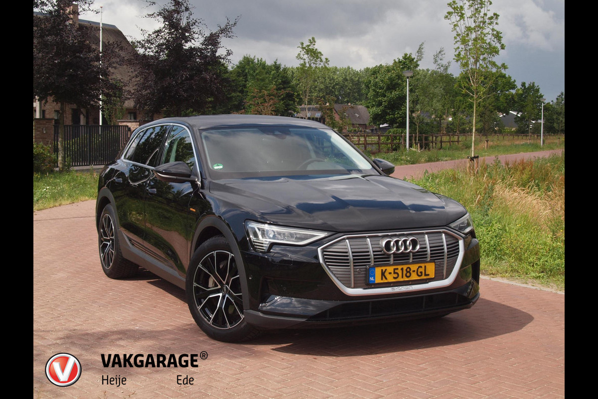 Audi e-tron 55 quattro edition 95 kWh | NL-Auto | Trekhaak | Parkeersensoren | DAB | Audi e-tron 55 quattro edition 95 kWh | NL-Auto | Trekhaak | Parkeersensoren | DAB |