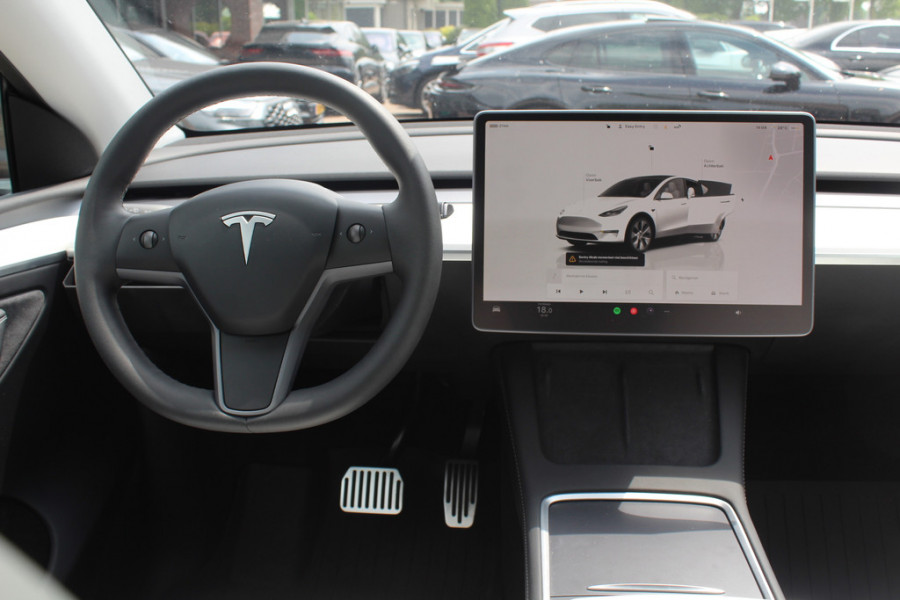 Tesla Model Y Long Range AWD 75 kWh / Autopilot / Panoramadak / Camera / Leder / 20'' / Keyless / ACC