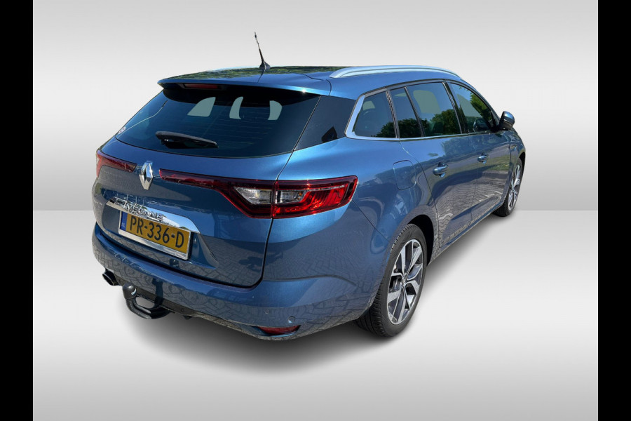 Renault MEGANE Estate 1.2 TCe Bose / Trekhaak / Camera / Navigatie / Bose / 17'' / Half leder / Keyless / Dodehoek / DAB / Cruise Control