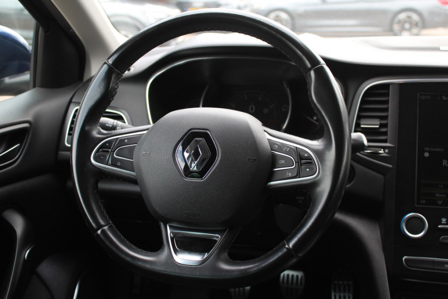 Renault MEGANE Estate 1.2 TCe Bose / Trekhaak / Camera / Navigatie / Bose / 17'' / Half leder / Keyless / Dodehoek / DAB / Cruise Control