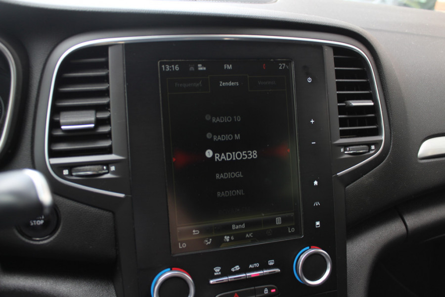 Renault MEGANE Estate 1.2 TCe Bose / Trekhaak / Camera / Navigatie / Bose / 17'' / Half leder / Keyless / Dodehoek / DAB / Cruise Control