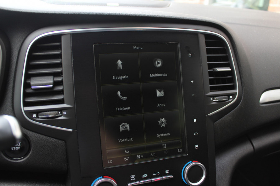 Renault MEGANE Estate 1.2 TCe Bose / Trekhaak / Camera / Navigatie / Bose / 17'' / Half leder / Keyless / Dodehoek / DAB / Cruise Control