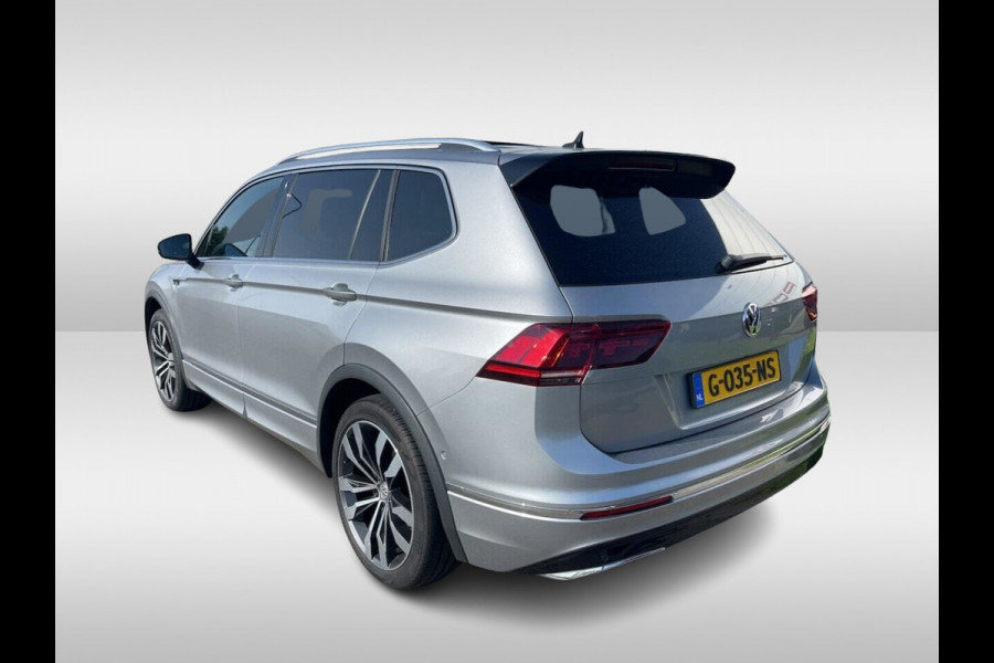 Volkswagen Tiguan Allspace 1.5 TSI Highline Business R-Line 7p. / Panoramadak / Camera / 20'' / Virtual Cockpit / DAB / Stoelverwarming / ACC / Spiegelpakket