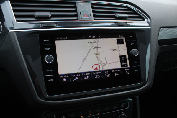 Volkswagen Tiguan Allspace 1.5 TSI Highline Business R-Line 7p. / Panoramadak / Camera / 20'' / Virtual Cockpit / DAB / Stoelverwarming / ACC / Spiegelpakket