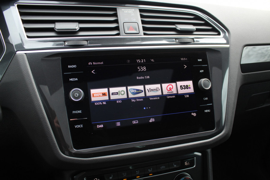 Volkswagen Tiguan Allspace 1.5 TSI Highline Business R-Line 7p. / Panoramadak / Camera / 20'' / Virtual Cockpit / DAB / Stoelverwarming / ACC / Spiegelpakket