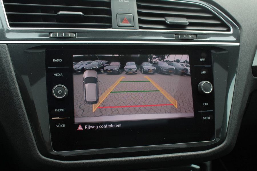 Volkswagen Tiguan Allspace 1.5 TSI Highline Business R-Line 7p. / Panoramadak / Camera / 20'' / Virtual Cockpit / DAB / Stoelverwarming / ACC / Spiegelpakket