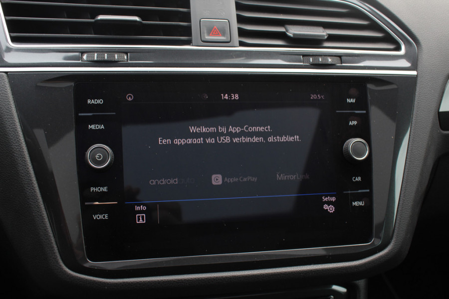 Volkswagen Tiguan Allspace 1.5 TSI Highline Business R-Line 7p. / Panoramadak / Camera / 20'' / Virtual Cockpit / DAB / Stoelverwarming / ACC / Spiegelpakket