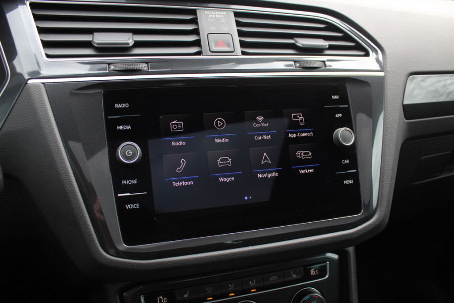Volkswagen Tiguan Allspace 1.5 TSI Highline Business R-Line 7p. / Panoramadak / Camera / 20'' / Virtual Cockpit / DAB / Stoelverwarming / ACC / Spiegelpakket
