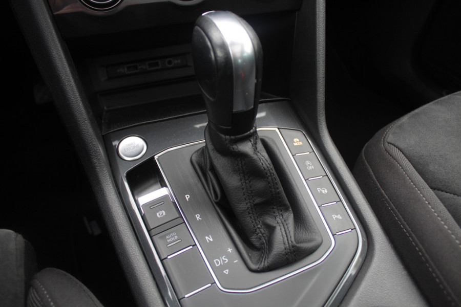 Volkswagen Tiguan Allspace 1.5 TSI Highline Business R-Line 7p. / Panoramadak / Camera / 20'' / Virtual Cockpit / DAB / Stoelverwarming / ACC / Spiegelpakket