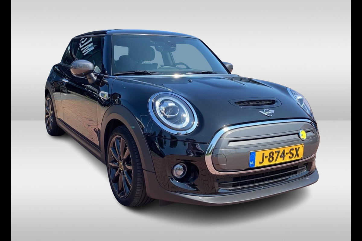 MINI Mini Electric Essential 33 kWh / Camera / Navigatie / 17'' / Half leder / Keyless / Virtual Cockpit / Stoelverwarming / DAB / Cruise Control MINI Mini Electric Essential 33 kWh / Camera / Navigatie / 17'' / Half leder / Keyless / Virtual Cockpit / Stoelverwarming / DAB / Cruise Control