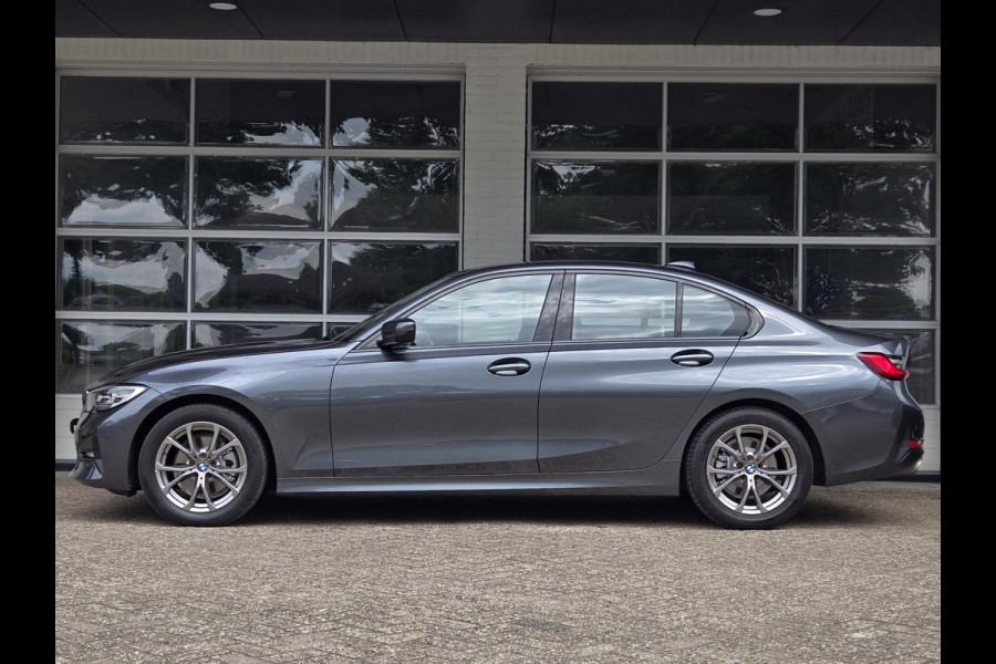 BMW 3-serie 320i Executive Edition SPORT LINE | SPORTSTOELEN | STOELVERWARMING |