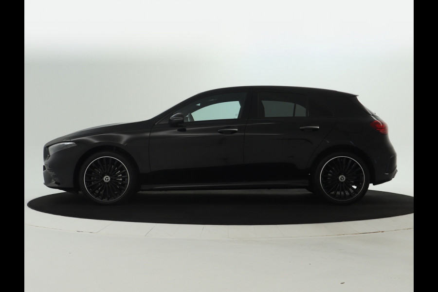 Mercedes-Benz A-Klasse 250 e AMG Line | AMG Line Advanced Plus | Night Pakket | Trekhaak | Sfeerverlichting | Stuur en Stoelverwarming | Inclusief 24 maanden MB Certified garantie voor Europa.