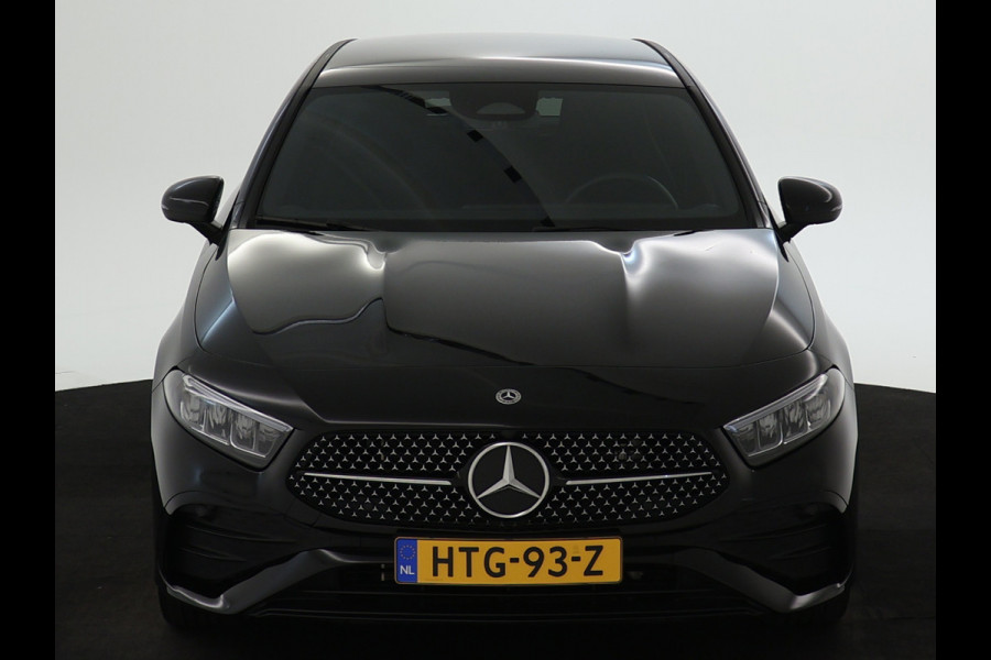 Mercedes-Benz A-Klasse 250 e AMG Line | AMG Line Advanced Plus | Night Pakket | Trekhaak | Sfeerverlichting | Stuur en Stoelverwarming | Inclusief 24 maanden MB Certified garantie voor Europa.