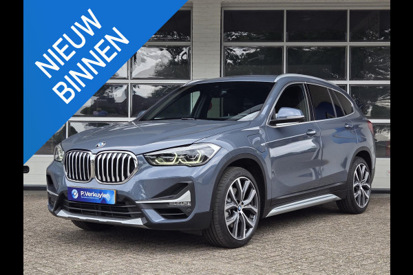 BMW X1 xDrive25e X line | 19 INCH LM VELGEN | SPORTSTOELEN | TREKHAAK | CAMERA |