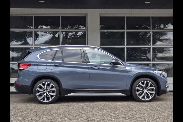 BMW X1 xDrive25e X line | 19 INCH LM VELGEN | SPORTSTOELEN | TREKHAAK | CAMERA |