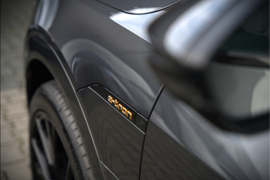 Audi e-tron Sportback 50 quattro S edition 71 kWh | RS Seats | Diamond Stitch | Panoramadak | S-Line | Keyless | Memory Seats | Stoelverwarming | Ambiance Verlichting | Camera | Adaptive Cruise Control | Leer | Matrix LED | Luchtvering |