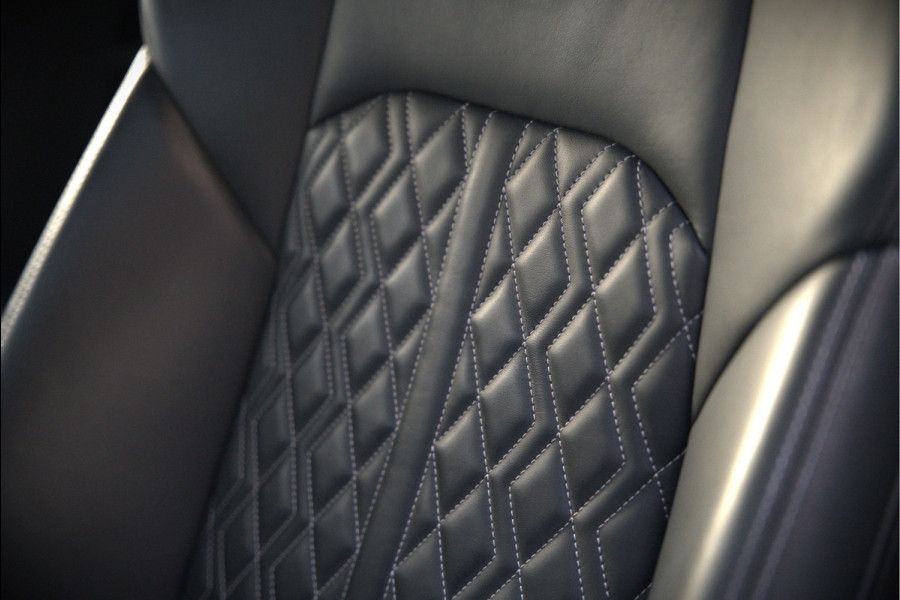 Audi e-tron Sportback 50 quattro S edition 71 kWh | RS Seats | Diamond Stitch | Panoramadak | S-Line | Keyless | Memory Seats | Stoelverwarming | Ambiance Verlichting | Camera | Adaptive Cruise Control | Leer | Matrix LED | Luchtvering |