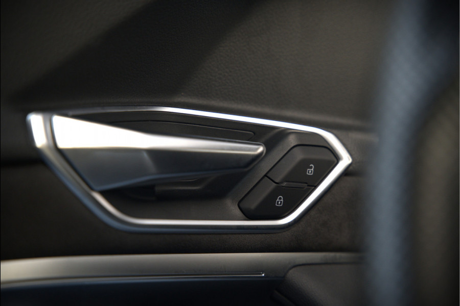 Audi e-tron Sportback 50 quattro S edition 71 kWh | RS Seats | Diamond Stitch | Panoramadak | S-Line | Keyless | Memory Seats | Stoelverwarming | Ambiance Verlichting | Camera | Adaptive Cruise Control | Leer | Matrix LED | Luchtvering |