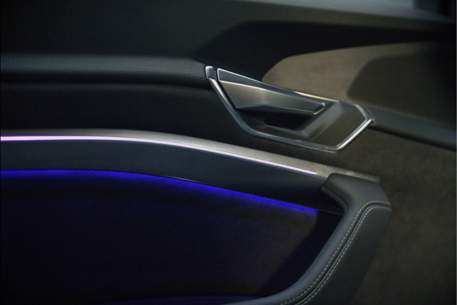 Audi e-tron Sportback 50 quattro S edition 71 kWh | RS Seats | Diamond Stitch | Panoramadak | S-Line | Keyless | Memory Seats | Stoelverwarming | Ambiance Verlichting | Camera | Adaptive Cruise Control | Leer | Matrix LED | Luchtvering |