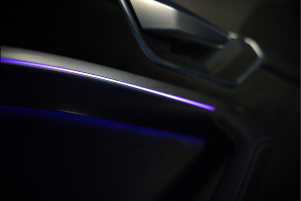 Audi e-tron Sportback 50 quattro S edition 71 kWh | RS Seats | Diamond Stitch | Panoramadak | S-Line | Keyless | Memory Seats | Stoelverwarming | Ambiance Verlichting | Camera | Adaptive Cruise Control | Leer | Matrix LED | Luchtvering |