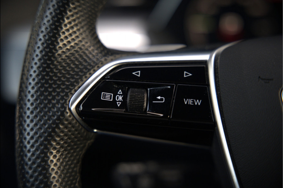 Audi e-tron Sportback 50 quattro S edition 71 kWh | RS Seats | Diamond Stitch | Panoramadak | S-Line | Keyless | Memory Seats | Stoelverwarming | Ambiance Verlichting | Camera | Adaptive Cruise Control | Leer | Matrix LED | Luchtvering |