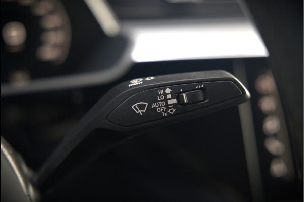 Audi e-tron Sportback 50 quattro S edition 71 kWh | RS Seats | Diamond Stitch | Panoramadak | S-Line | Keyless | Memory Seats | Stoelverwarming | Ambiance Verlichting | Camera | Adaptive Cruise Control | Leer | Matrix LED | Luchtvering |