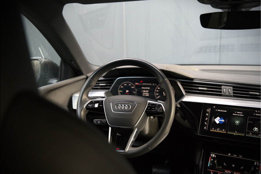 Audi e-tron Sportback 50 quattro S edition 71 kWh | RS Seats | Diamond Stitch | Panoramadak | S-Line | Keyless | Memory Seats | Stoelverwarming | Ambiance Verlichting | Camera | Adaptive Cruise Control | Leer | Matrix LED | Luchtvering |