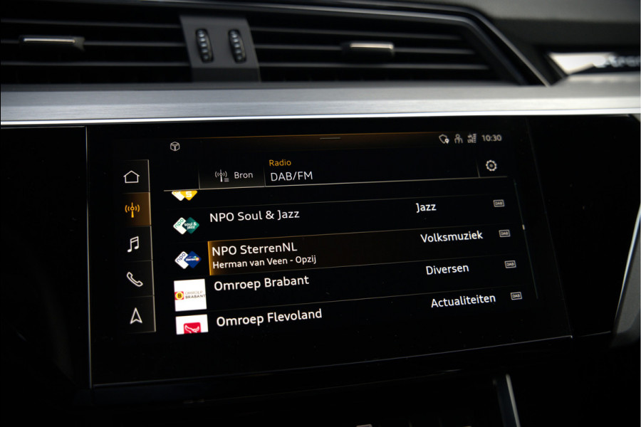 Audi e-tron Sportback 50 quattro S edition 71 kWh | RS Seats | Diamond Stitch | Panoramadak | S-Line | Keyless | Memory Seats | Stoelverwarming | Ambiance Verlichting | Camera | Adaptive Cruise Control | Leer | Matrix LED | Luchtvering |