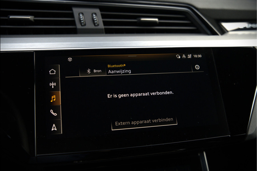 Audi e-tron Sportback 50 quattro S edition 71 kWh | RS Seats | Diamond Stitch | Panoramadak | S-Line | Keyless | Memory Seats | Stoelverwarming | Ambiance Verlichting | Camera | Adaptive Cruise Control | Leer | Matrix LED | Luchtvering |