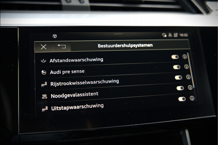 Audi e-tron Sportback 50 quattro S edition 71 kWh | RS Seats | Diamond Stitch | Panoramadak | S-Line | Keyless | Memory Seats | Stoelverwarming | Ambiance Verlichting | Camera | Adaptive Cruise Control | Leer | Matrix LED | Luchtvering |