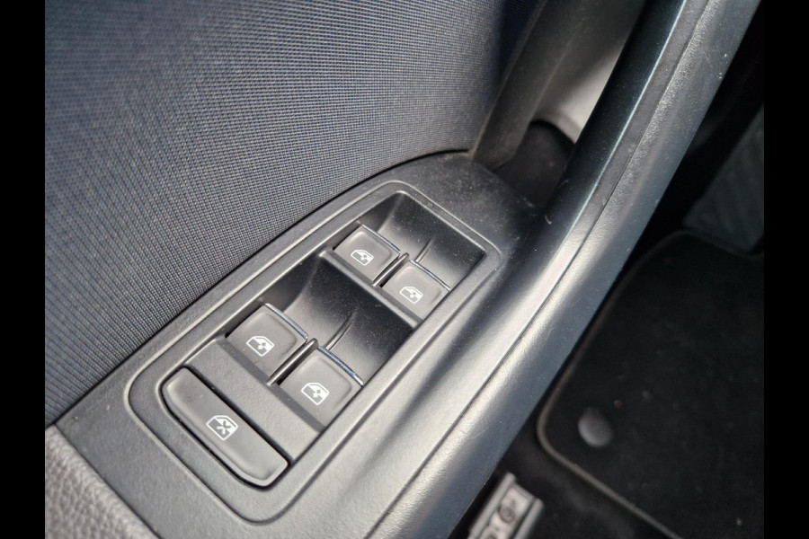 Seat Ateca 1.0 EcoTSI Style | Trekhaak | Cruise | Apple Carplay / Android Auto | Clima | PDC |
