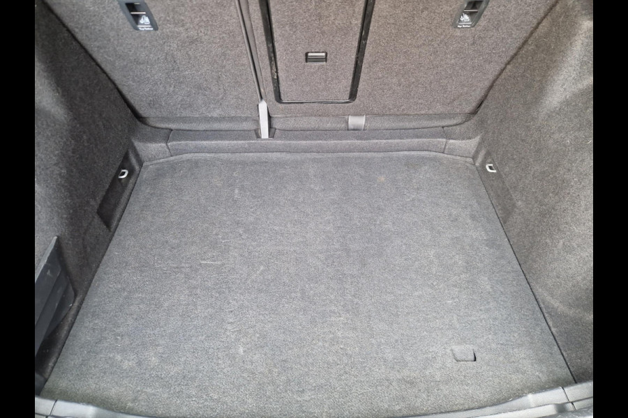 Seat Ateca 1.0 EcoTSI Style | Trekhaak | Cruise | Apple Carplay / Android Auto | Clima | PDC |