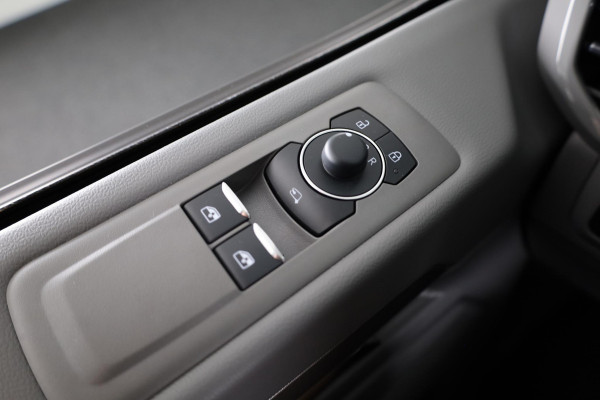 Volkswagen Transporter 2.0 TDI L2H1 30 Bulli 150PK automaat Dubbel Cabine