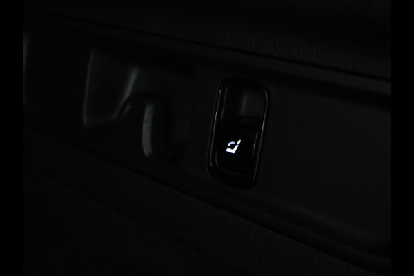 Mercedes-Benz GLC 400 e 4MATIC AMG Plug-Hybride | AMG Line Premium | Night Pakket | Trekhaak | Panorama Schuif-Kanteldak | Rijassistentiepakket plus | Inclusief 24 maanden MB Certified garantie voor Europa.