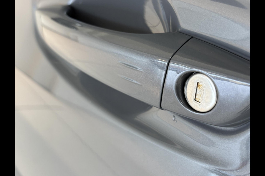 Peugeot 208 Hybrid 136 e-DCS6 GT Automaat | Stoelverwarming | Elektrisch verstelbare bestuurdersstoel met massage | 360 camera | Panoramadak | Dodehoekdetectie
