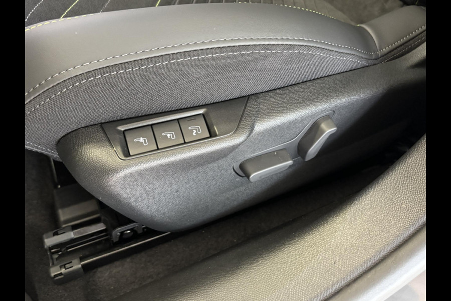Peugeot 208 Hybrid 136 e-DCS6 GT Automaat | Stoelverwarming | Elektrisch verstelbare bestuurdersstoel met massage | 360 camera | Panoramadak | Dodehoekdetectie