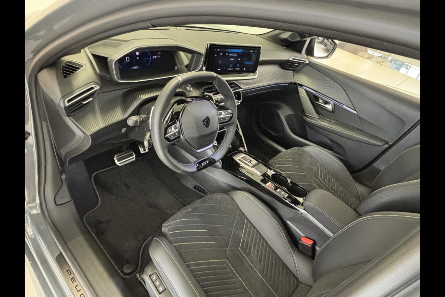 Peugeot 208 Hybrid 136 e-DCS6 GT Automaat | Stoelverwarming | Elektrisch verstelbare bestuurdersstoel met massage | 360 camera | Panoramadak | Dodehoekdetectie