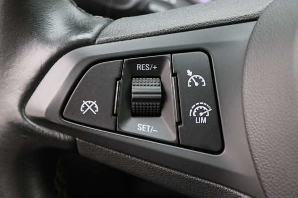 Opel Astra 1.0 Online Edition Airco, Camera, Cruise, Navigatie, Bluetooth, DAB, LED, PDC