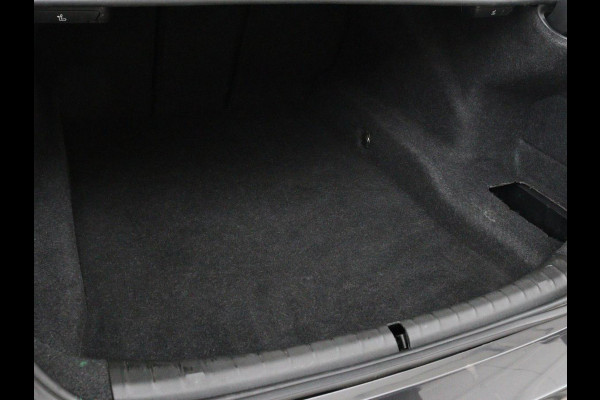 BMW 5 Serie 520i High Executive | M-Sport | Leder | Stoelverwarming | Trekhaak | 20'' | Adaptief LED | Comfortstoelen | Navigatie | Parkeerhulp | Memory