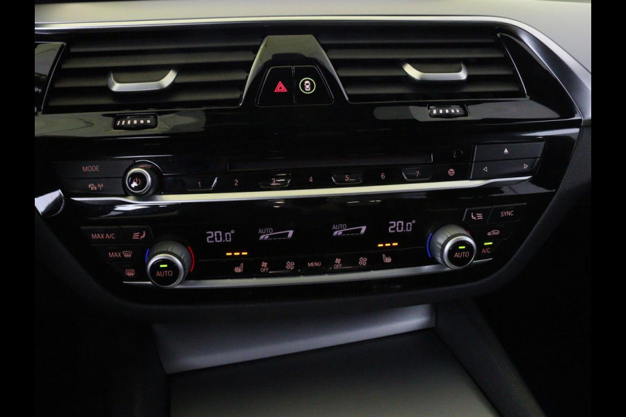 BMW 5 Serie 520i High Executive | M-Sport | Leder | Stoelverwarming | Trekhaak | 20'' | Adaptief LED | Comfortstoelen | Navigatie | Parkeerhulp | Memory