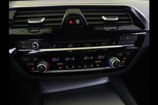 BMW 5 Serie 520i High Executive | M-Sport | Leder | Stoelverwarming | Trekhaak | 20'' | Adaptief LED | Comfortstoelen | Navigatie | Parkeerhulp | Memory