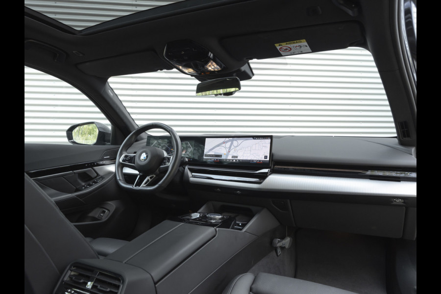 BMW 5 Serie 520d - M-Sport - Pano - Trekhaak - ACC - Head-up - Harman Kardon - Stoelventilatie