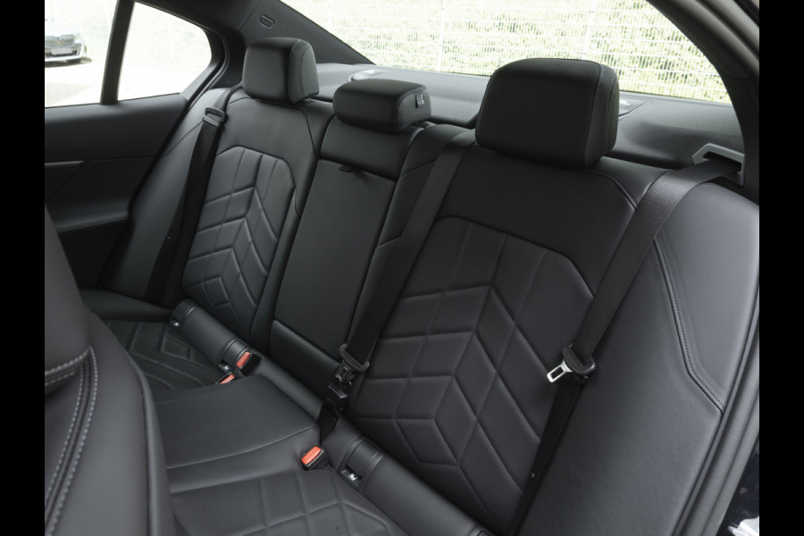 BMW 5 Serie 520d - M-Sport - Pano - Trekhaak - ACC - Head-up - Harman Kardon - Stoelventilatie