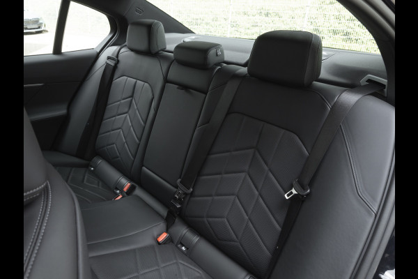 BMW 5 Serie 520d - M-Sport - Pano - Trekhaak - ACC - Head-up - Harman Kardon - Stoelventilatie