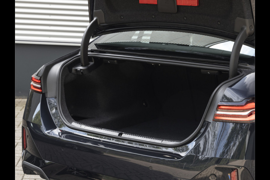 BMW 5 Serie 520d - M-Sport - Pano - Trekhaak - ACC - Head-up - Harman Kardon - Stoelventilatie