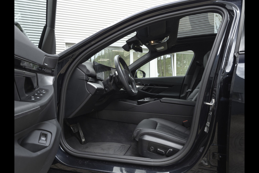 BMW 5 Serie 520d - M-Sport - Pano - Trekhaak - ACC - Head-up - Harman Kardon - Stoelventilatie
